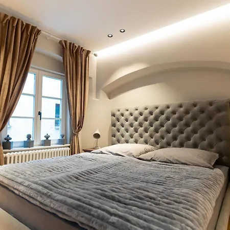 Traumhafte Und Hochwertige Stadtwohnung Im Zentrum Augsburgs *