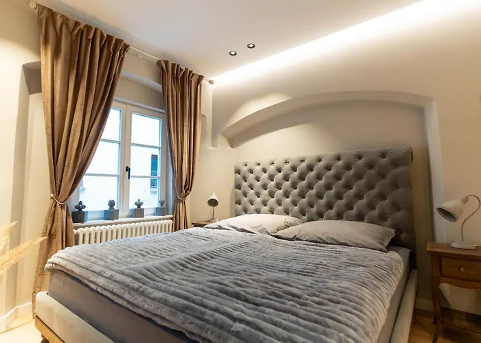 Traumhafte Und Hochwertige Stadtwohnung Im Zentrum Augsburgs *